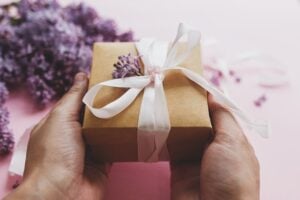 How to Create Personal Touch with UGC Video Content for Gift Boxes