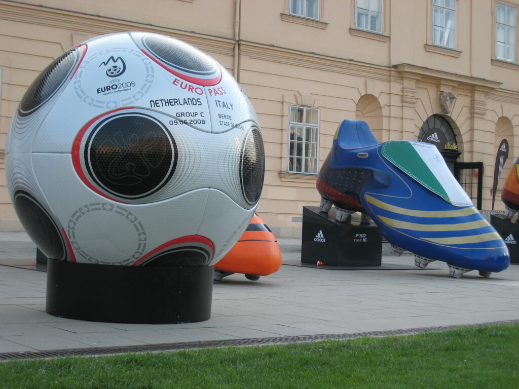 2008-06-07 EURO2008 042-2 - BrandLens EuroCup Vienna giant Match Ball and cleats activation