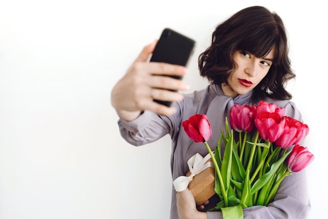 Branded Video Messages to Gifts