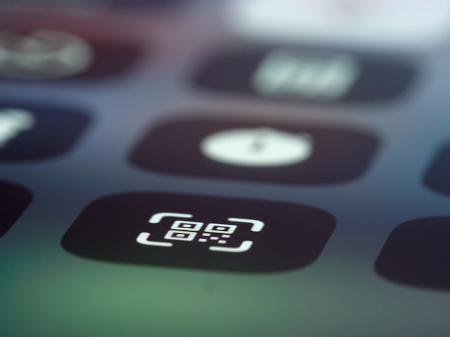 Holiday 2025 Personalization Playbook: How QR-Powered Video Gift Notes Turn Every Purchase Into a Moment