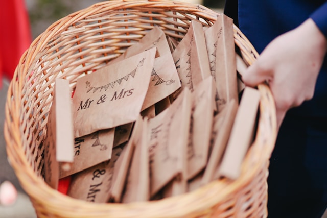 Wedding Registries 2025: Gen Z’s ‘Quiet Weddings,’ Micro-Budgets, and the New Rules of Thank-You Videos