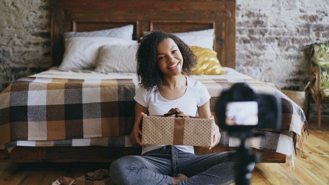 Unboxing With Heart: How Brands Use QR Codes to Bridge Shipping Delays With Instant Video Gratitude